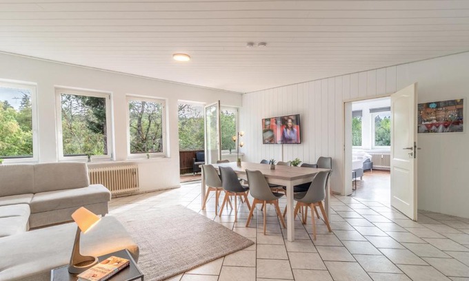 Villingen-Schwenningen Apartment | Berghof Wörner 2 Wohnungen für bis zu 20 Personen mit Balkon I Terrasse I 4 Bäder I NETFLIX I Ruhig und gemütlich wohnen