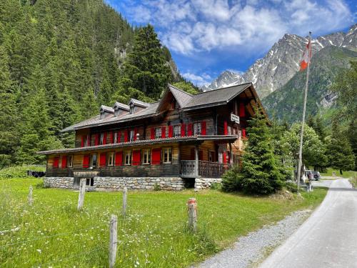 Kandersteg Hotel | Berghotel Gasterntal