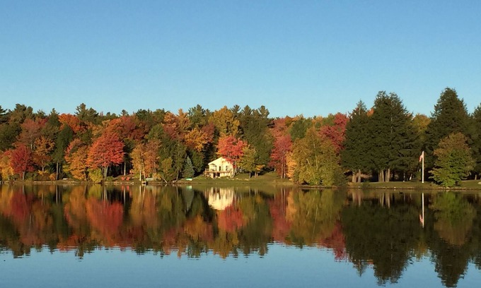 Sherwood Forest House | Berkshires Private Large Lakefront Home On Robin Hood Lake