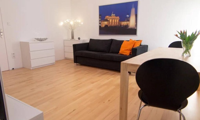 Wilmersdorf Apartment | Berlin City West: Ku'Damm, Zoo Station, Fuggerstraße, Motzstraße