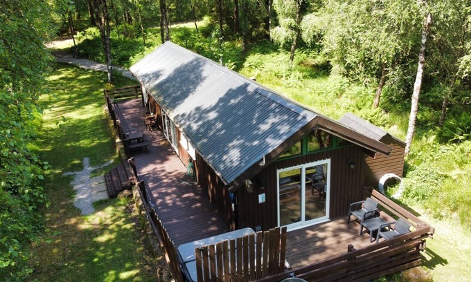 Taynuilt Cabin | Berneray is a charming cabin in a beautiful setting, deep in the forest.