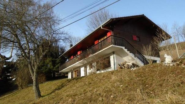 Bernex Apartment | Bernex(74) Appartement 4 personnes dans chalet vue imprenable