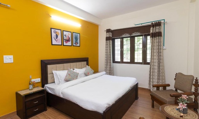 Bullawala Apartment | Berry 3BHK by Wabi Sabi Stays