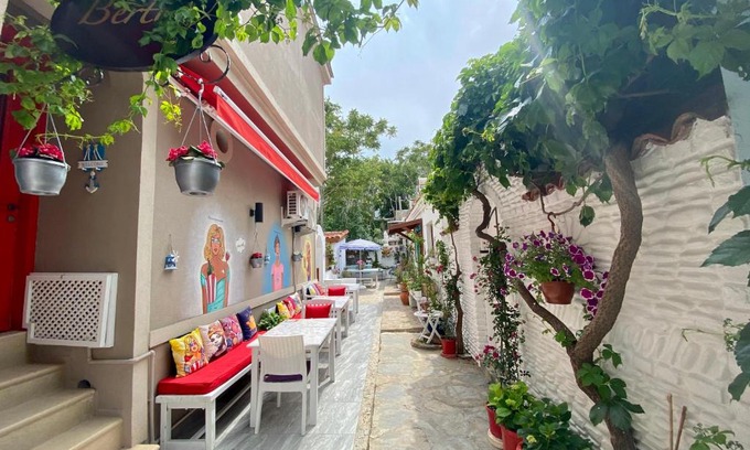 Bozcaada Hotel | Bertiz Mignon