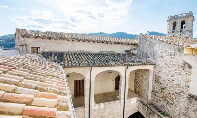 Besalu Apartment | Besalú 2-2 Newly renovated apt in the old town