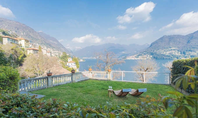 Moltrasio Apartment | Besana 9 on the Lake - Private garden & parking