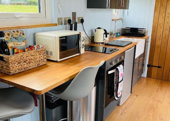Longtown Apartment | Bespoke luxury huts with hot tubs. Located in the black mountains.