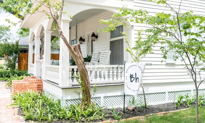 Fayetteville House | Bespoke Vintage Home w/Modern Updates | Bohemian House