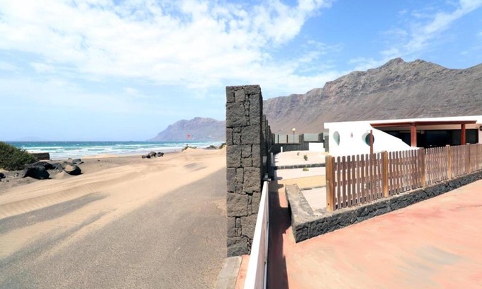 Urbanizacion Famara House | best beach house in Lanzarote