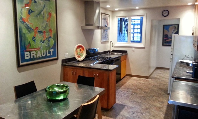 Dolores Heights Apartment | Best Castro Location 1 Bedroom w/Washer and Dryer in Unit, Gourmet Kitchen