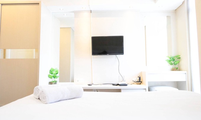 Gubeng Apartment | Best Choice And Strategic 1Br Apartment At Trillium Residence