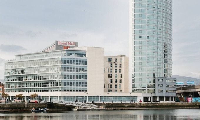 Belfast City Centre Apartment | Best City Views, Sleeps 6, Fabulous Interiors