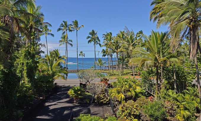 Hilo House | Best Hilo Location @ Richardsons Beach Park, Swimming, Snorkeling Sleeps 8-Save$