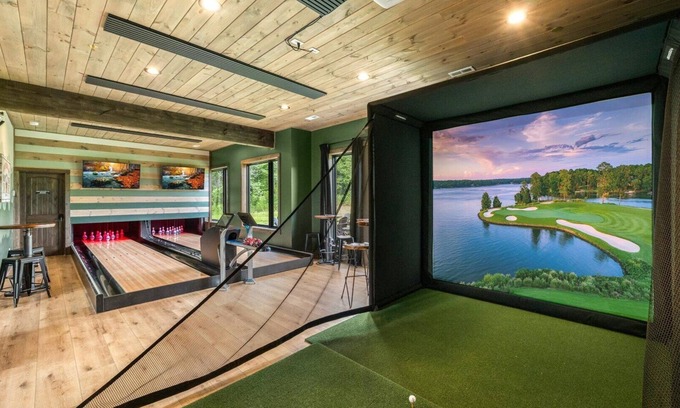Wears Valley House | Best in Smokies - Grotto Pool, Bowling, Golf Sim