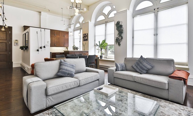 Old Montreal Apartment | Best Location 3Bdrs/3Bath Old Mtl/PoolTable/8guest