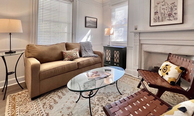 Harpers Ferry Apartment | Best location! Baltimore Suite @ historic 1799 Inn