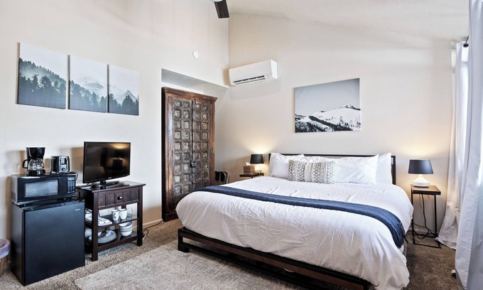 North Park City Apartment | Best location in Park City with Private Entrance, Saunas and Hot Tubs!