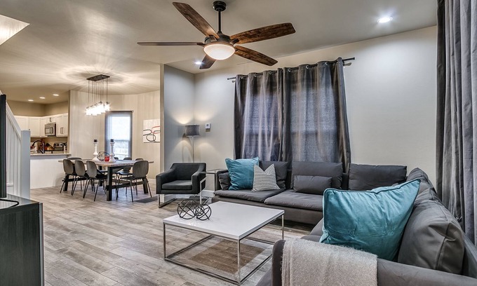 Central Oklahoma City House | *BEST LOCATION IN HEART OF OKC* Completely Renovated 4Bed/2.5Bath