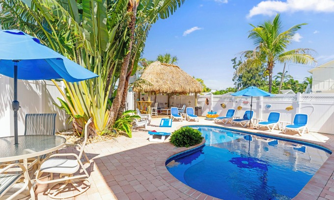 Anna Maria House | BEST LOCATION! NORTH END OF ANNA MARIA, FL STEPS TO BEACH & DINING - UPPER UNIT