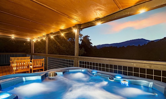 Gatlinburg - Pigeon Forge Cabin | BEST MTN VIEWS|HotTub|FirePit|Games|Secluded