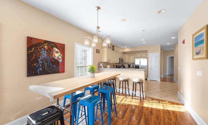 Myrtle Beach House | Best of both - Size and Location !
