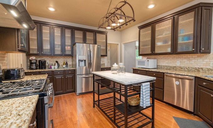 Bracey House | Best of Both Worlds at Lake Gaston