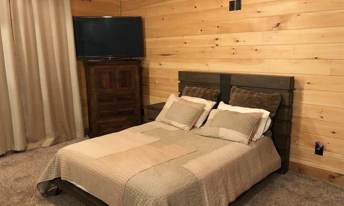 Foxfire Estates Apartment | Best Of Both Worlds | Blue Ridge, GA