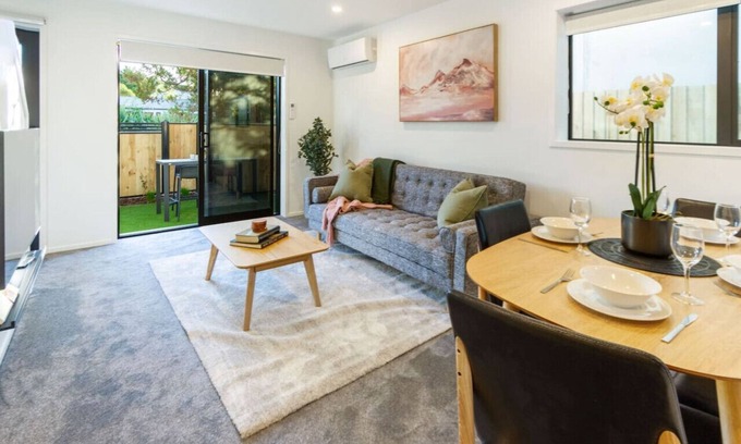 Christchurch City Centre House | Best of Central Christchurch 2 bed 2 bath
