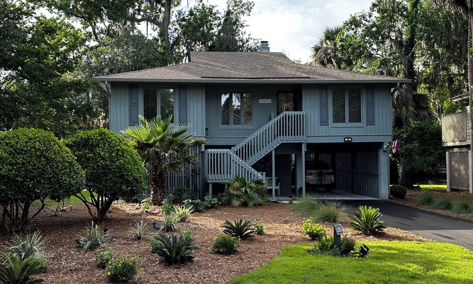 Shipyard Plantation House | Best on island! Shipyard Beach & Golf Adjacent, Lagoon Front,Bikes Beach chairs!
