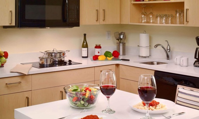 Parsippany House | Best Place to Stay in Parsippany! Large Unit with Free Parking! Pet-Friendly!