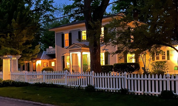 Saugatuck House | Best Place in Town! Summer Filling Fast! Spectacular Fall Getaways Are The Best!