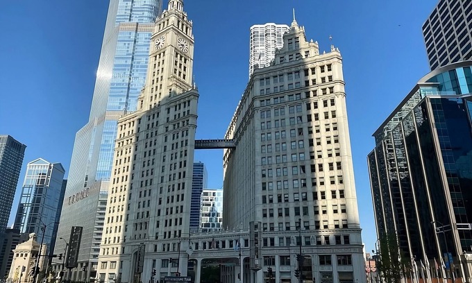 Downtown Chicago Hotel | Best Place to Stay in Chicago! Relaxing Unit w/City View, Pets Allowed!
