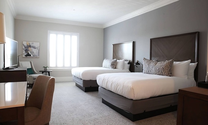 Winters Hotel | Best Place to Unwind! Free Parking, Prime Location Close to Winters Museum!