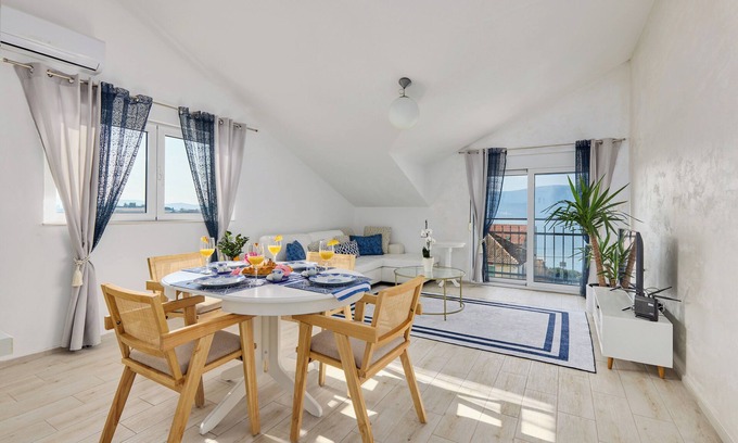 Tivat Apartment | ❤️Best Sea View| Stylish 2BR Apartment| Gated Parking| Fast WIFI| 72m² Equipped