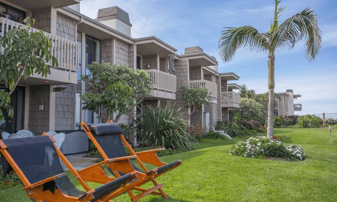 Townsite Condo | BEST SPOT ON BEACH: E3 North Coast Village.ground floor cottage