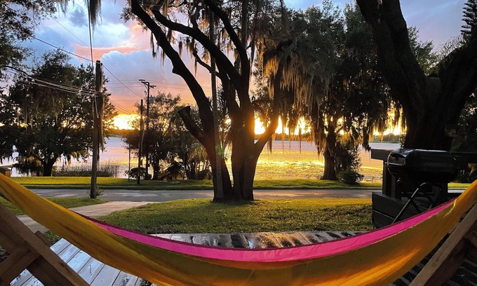 Winter Haven House | Best sunsets in Winter Haven. Lakefront home 5 minutes from downtown!