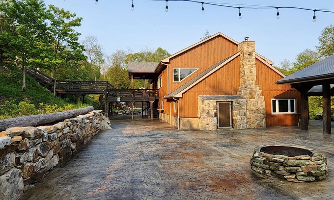 Champion Cabin | BEST TIME ON THE MOUNTIAN!