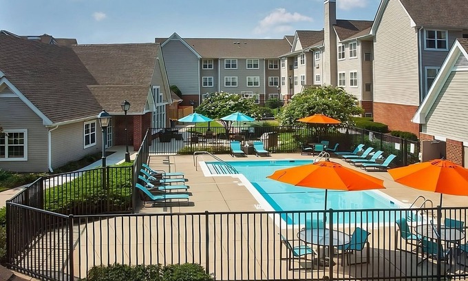 Linthicum Heights Hotel | Best Value, Quality Stay! Free Breakfast, w/Pool, Near M&T Bank Stadium!