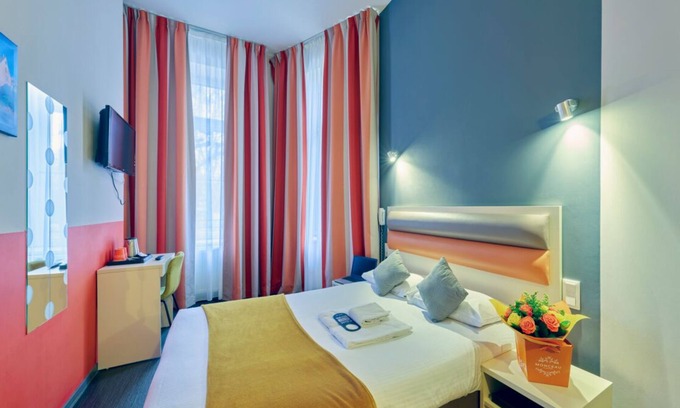 Contades Hotel | Best Value, Quality Stay! Near Museum Œuvre Notre-Dame! Pets are Allowed!