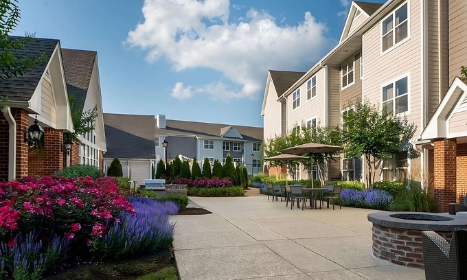 Fairfax Apartment | Best Value, Quality Stay! Pet-friendly Property, Free Breakfast, Parking!
