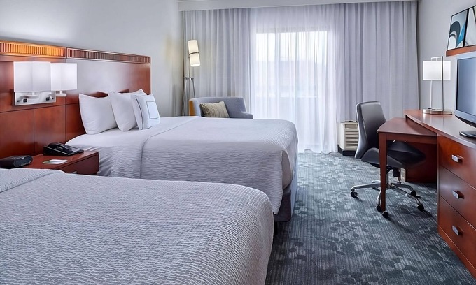Indianapolis House | Best Value, Quality Stay! Pets Allowed, Indoor Pool, Near Bumblebee Ruins