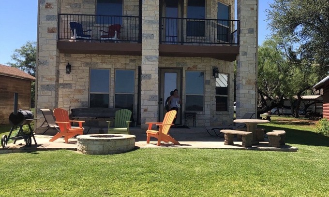 Graford House | Best views, best side of Peninsula, best lake! Come check in!