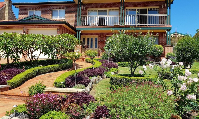 Vincentia Apartment | Best views of Jervis Bay, A/C,heating, free Internet & beautiful large apartment