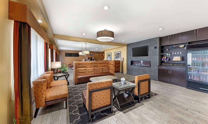 Moore Hotel | Best Western Greentree Inn & Suites