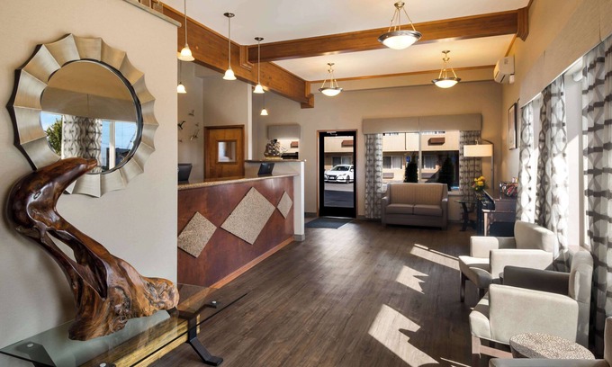 Coos Bay Hotel | Best Western Holiday Hotel