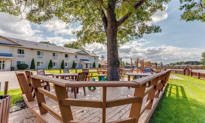 Ludington Hotel | Best Western Lakewinds