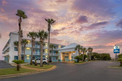 Navarre Hotel | Best Western Navarre Waterfront