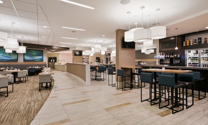 Fort McMurray Hotel | Best Western Plus Sawridge Suites