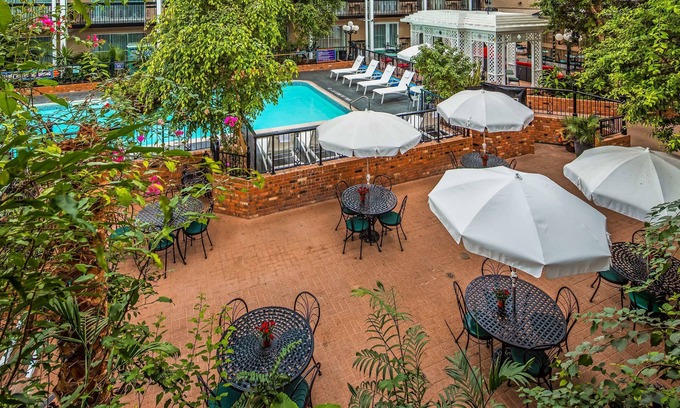 Niagara Falls Hotel | Best Western Plus Cairn Croft Hotel