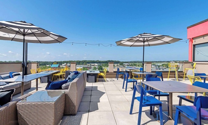 Warner Robins Hotel | Best Western Plus Executive Residency Rigby's Water World Hotel